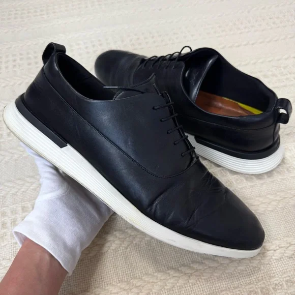 Wolf & Shepherd | Shoes | Wolf Shepherd Crossover Longwing  display picture 1